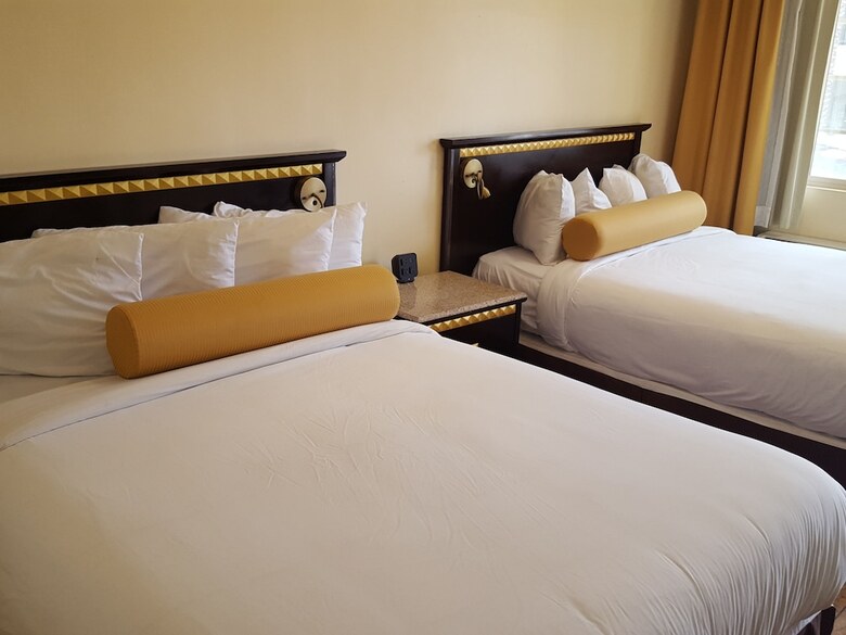 Hotel Tuscan Garden Inn