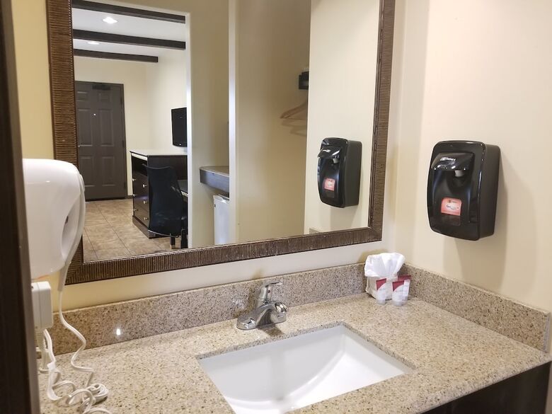 Hotel Tuscan Garden Inn