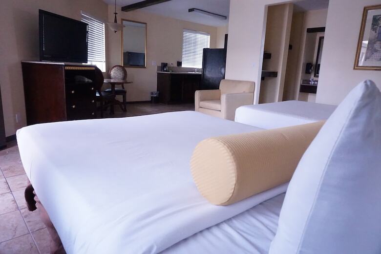 Hotel Tuscan Garden Inn