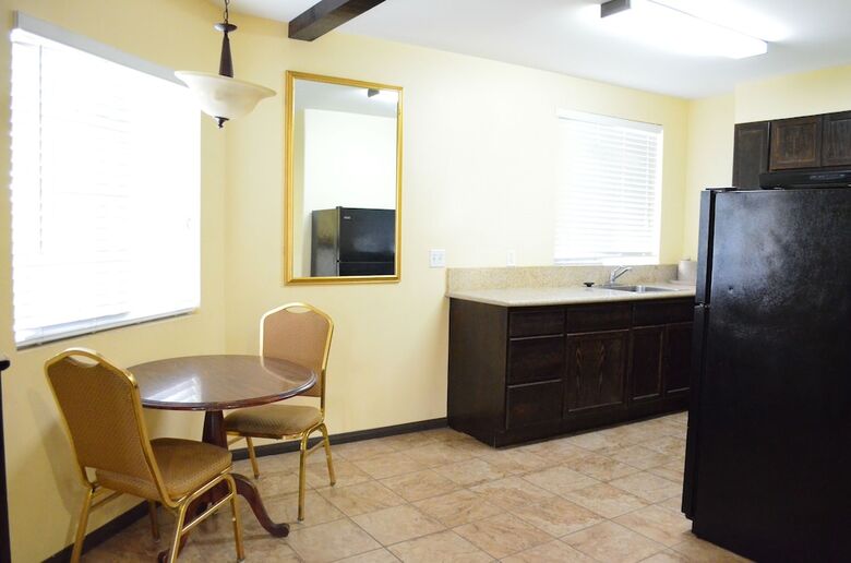Hotel Tuscan Garden Inn