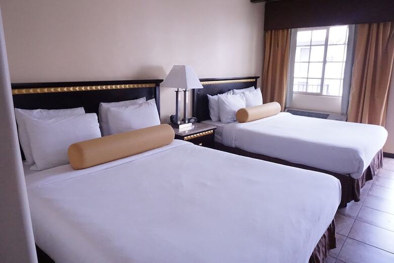 Hotel Tuscan Garden Inn