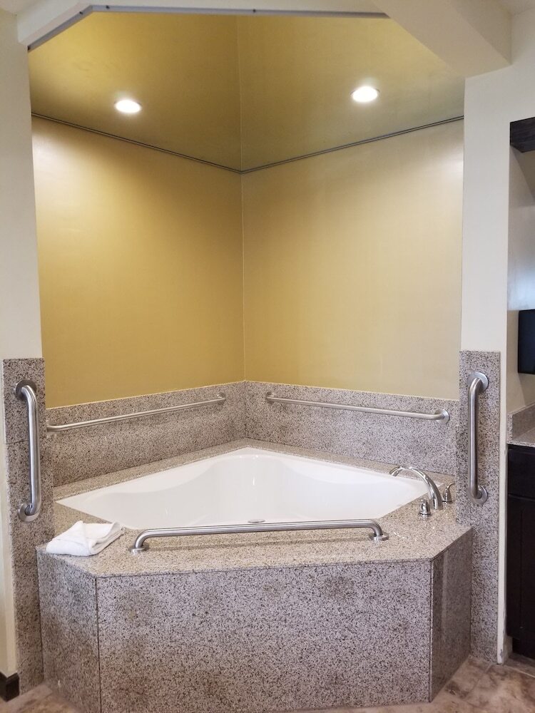Hotel Tuscan Garden Inn