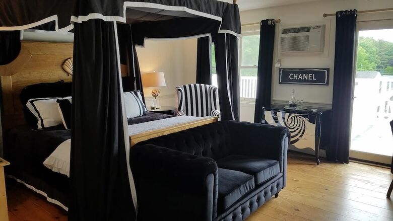 Bed & Breakfast Hartwell House Inn