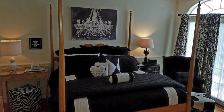 Bed & Breakfast Hartwell House Inn