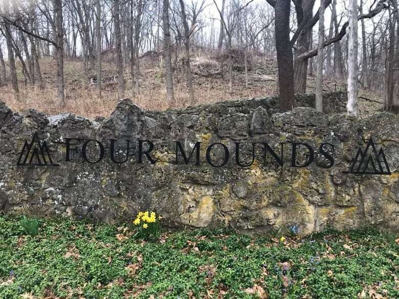 Bed & Breakfast Four Mounds Inn