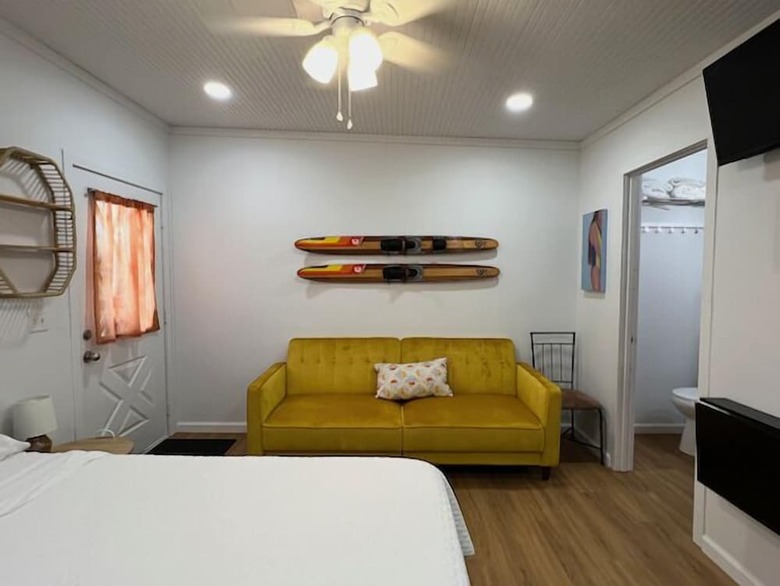 Hotel Bluebird Bay Resort