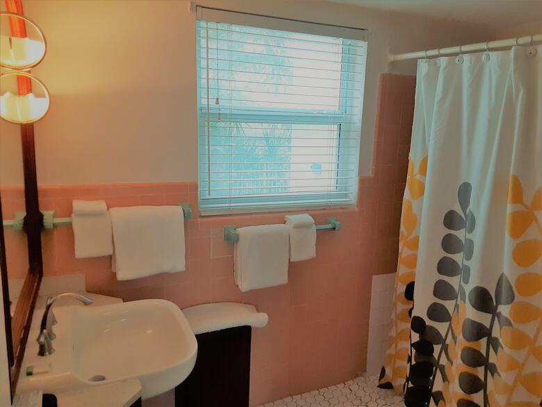 Manhattan Tower Apartment Hotel