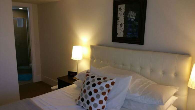 Hotel Pelicanstay In Downtown Toronto