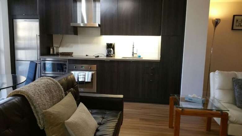 Hotel Pelicanstay In Downtown Toronto