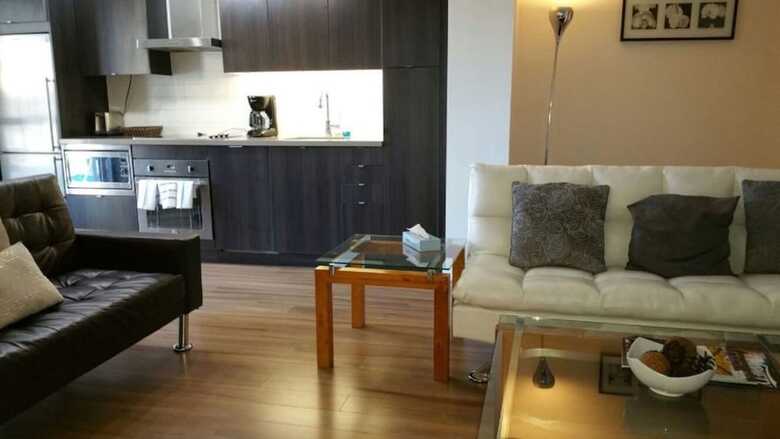 Hotel Pelicanstay In Downtown Toronto
