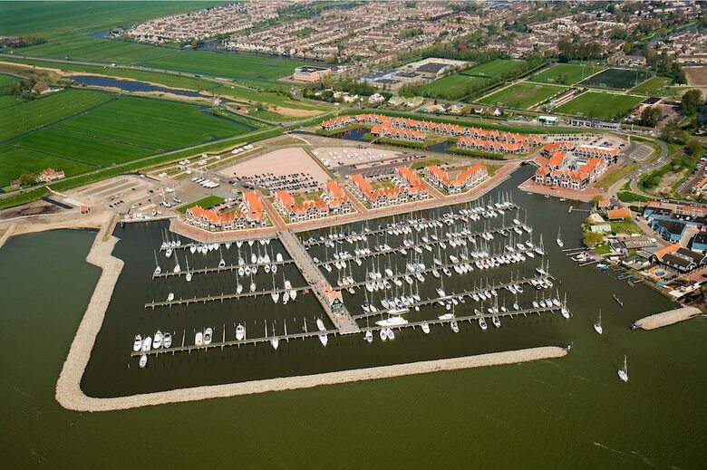 Roompot Hotel Marinapark Volendam