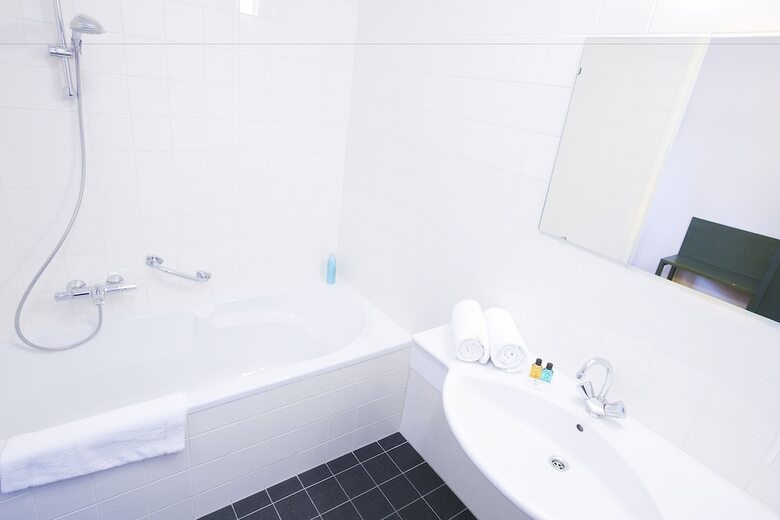 Roompot Hotel Marinapark Volendam