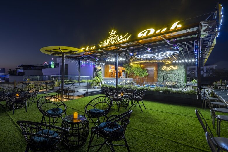 Diamond Luxury Hotel