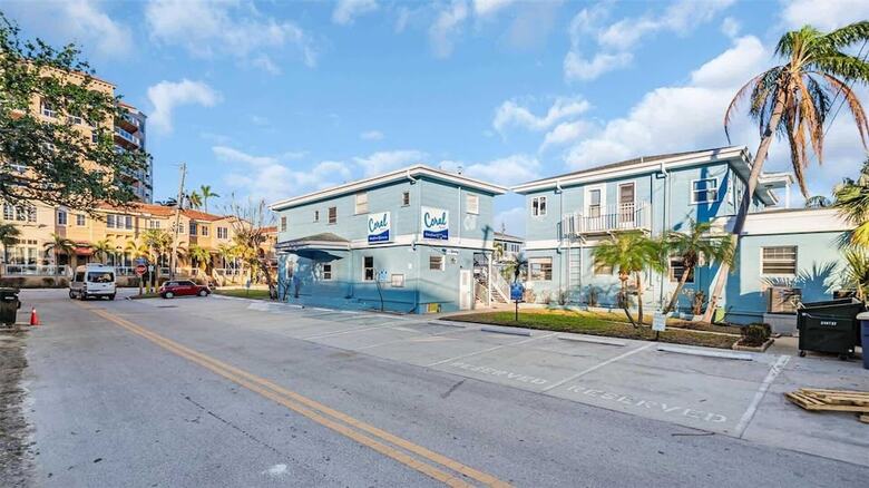Hotel The Seashell Suites
