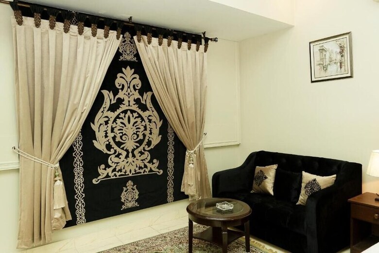 Hotel Diamond Lodge Karachi