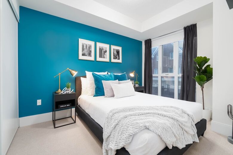 Hotel Peter St - Downtown Suite With Balcony