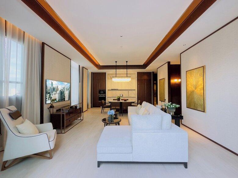Silq Hotel And Residence