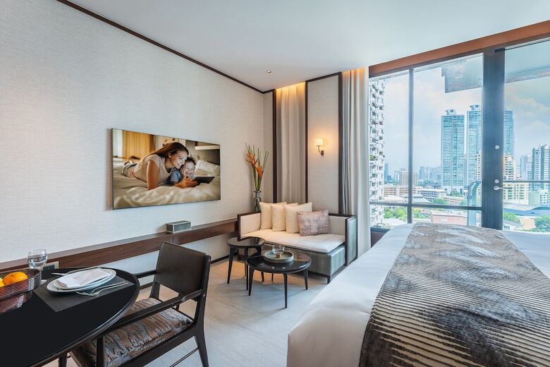 Silq Hotel And Residence