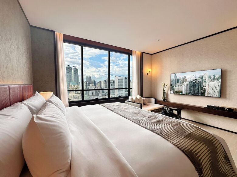 Silq Hotel And Residence