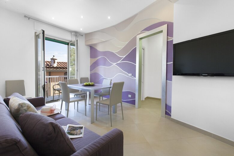 Estate4home- L'onda Viola