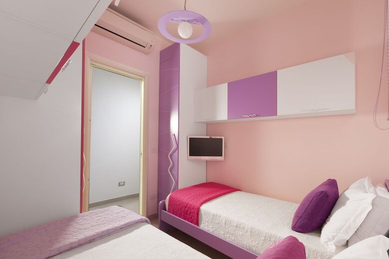 Estate4home- L'onda Viola