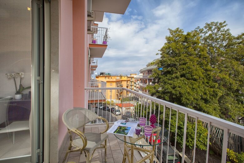 Estate4home- L'onda Viola