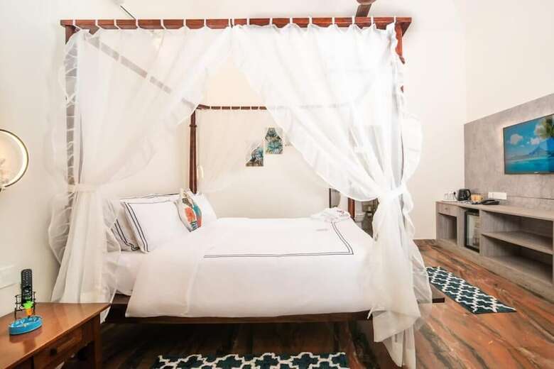 Hotel Sashas Holiday Village