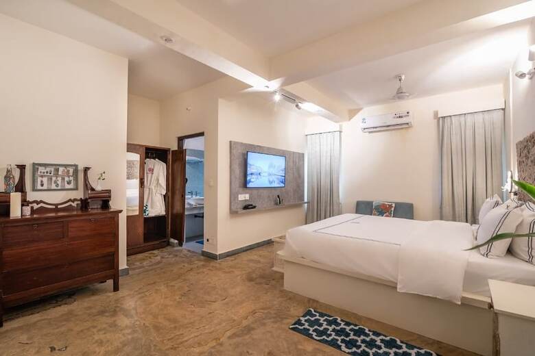 Hotel Sashas Holiday Village