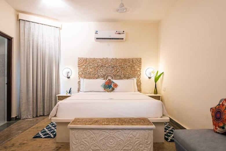 Hotel Sashas Holiday Village