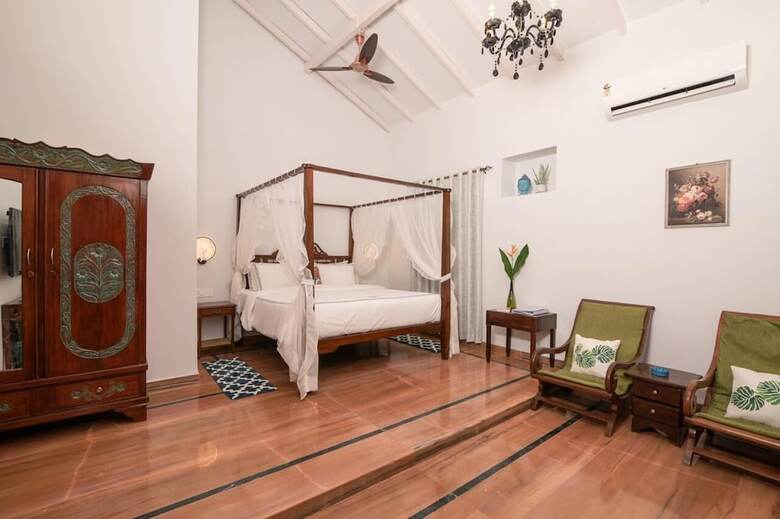 Hotel Sashas Holiday Village