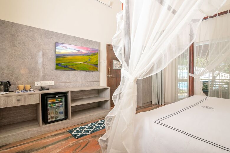 Hotel Sashas Holiday Village