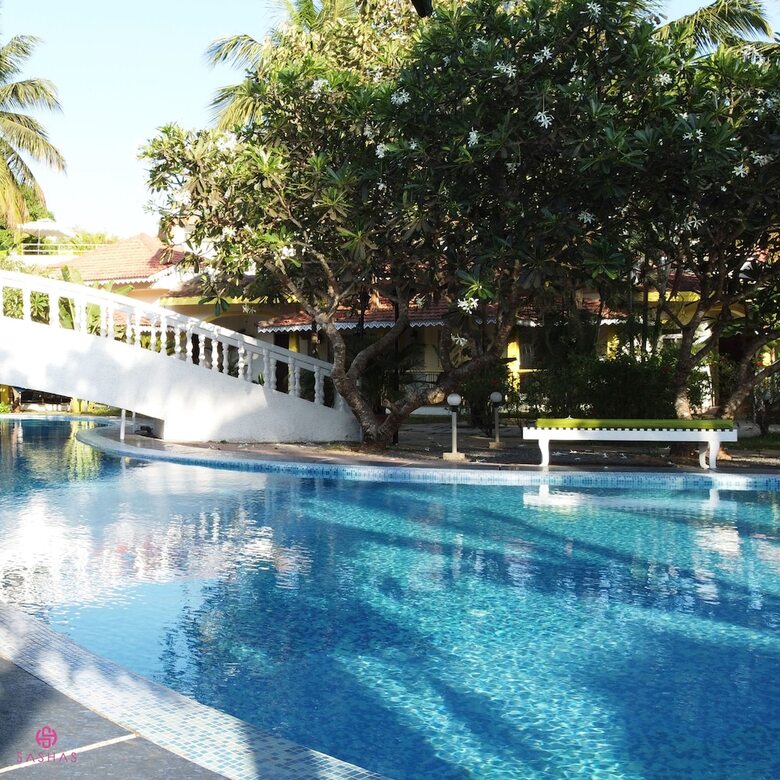 Hotel Sashas Holiday Village