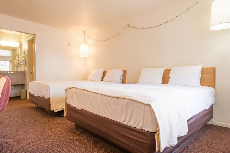 Hotel E-z 8 Motel Old Town