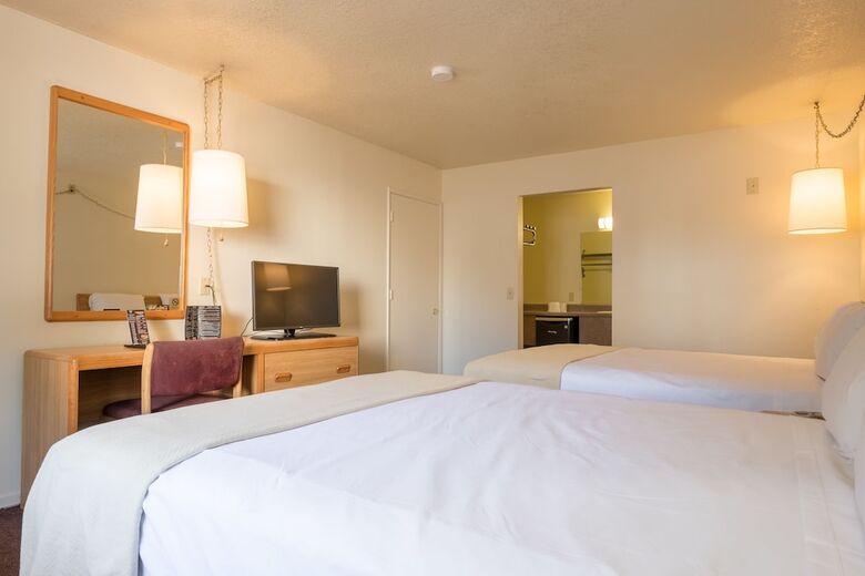 Hotel E-z 8 Motel Old Town