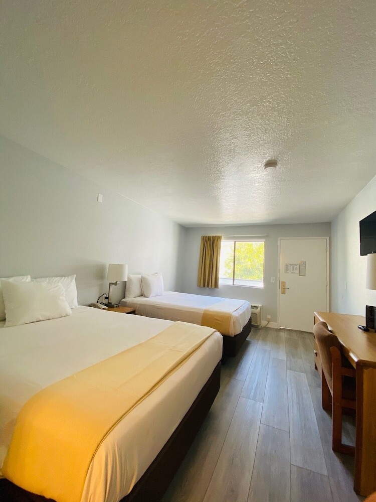 Hotel E-z 8 Motel Old Town