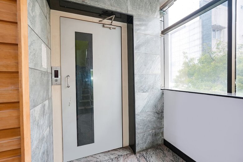 Hotel Fabexpress Raj Supreme Residency