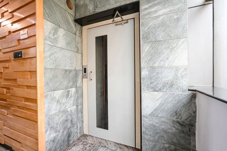Hotel Fabexpress Raj Supreme Residency