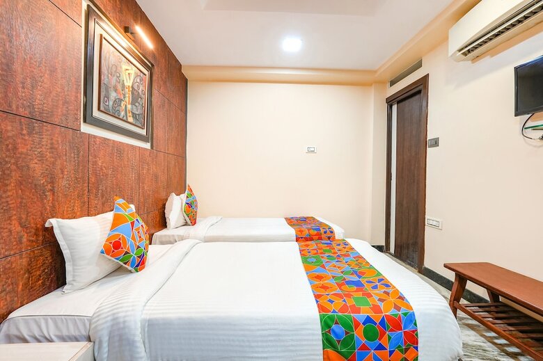 Hotel Fabexpress Raj Supreme Residency