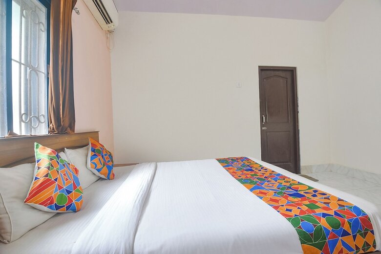 Hotel Fabexpress Joey's Place
