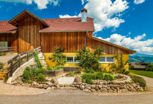 Hostal Landgasthof Und Biobauer L�ckerwirt