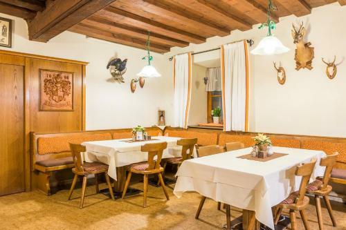Hostal Landgasthof Und Biobauer L�ckerwirt