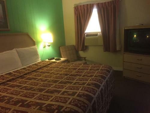 Twin Pine Motel