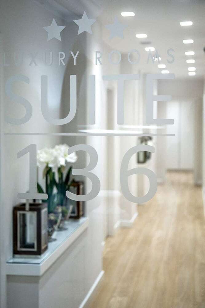 Bed & Breakfast Suite 136 Luxury Rooms