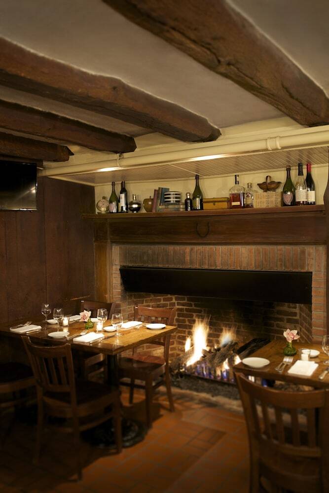 Posada The 1770 House Restaurant & Inn