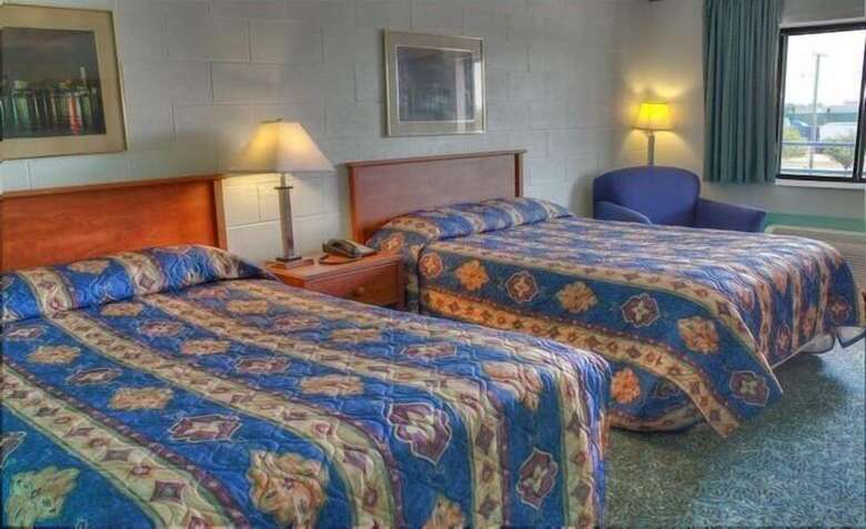 Country Host Motel