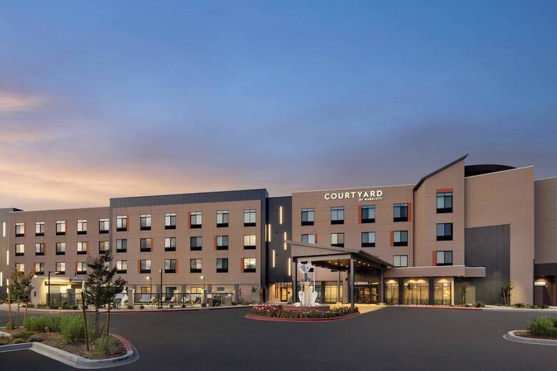 Hotel Courtyard By Marriott Petaluma Sonoma County