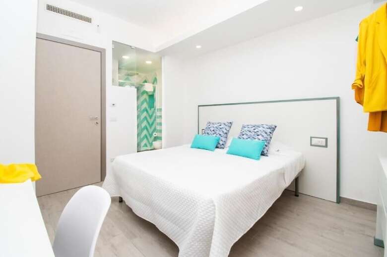 Sapphire Rooms
