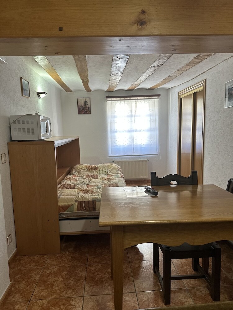 Pension Y Bar Ivis