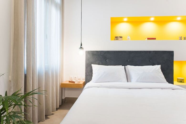 Monk Monastiraki Suites