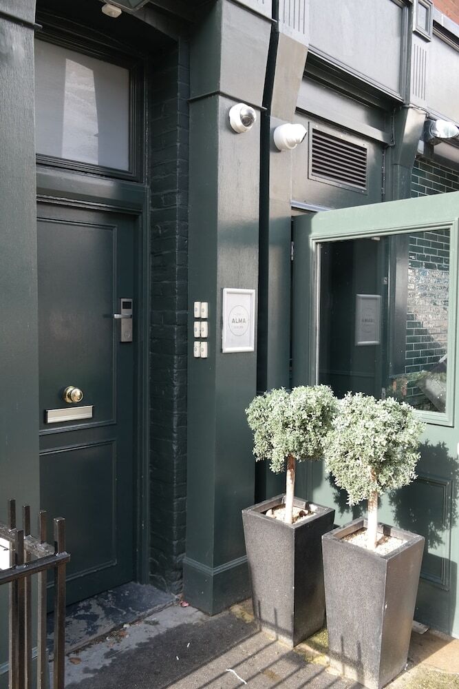 Hotel Alma Rooms